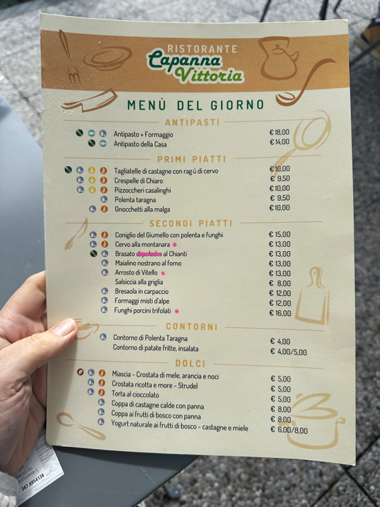 Alpe Giumello: Guida completa per una gita o weekend in montagna unico 25 Menu Capanna Vittoria