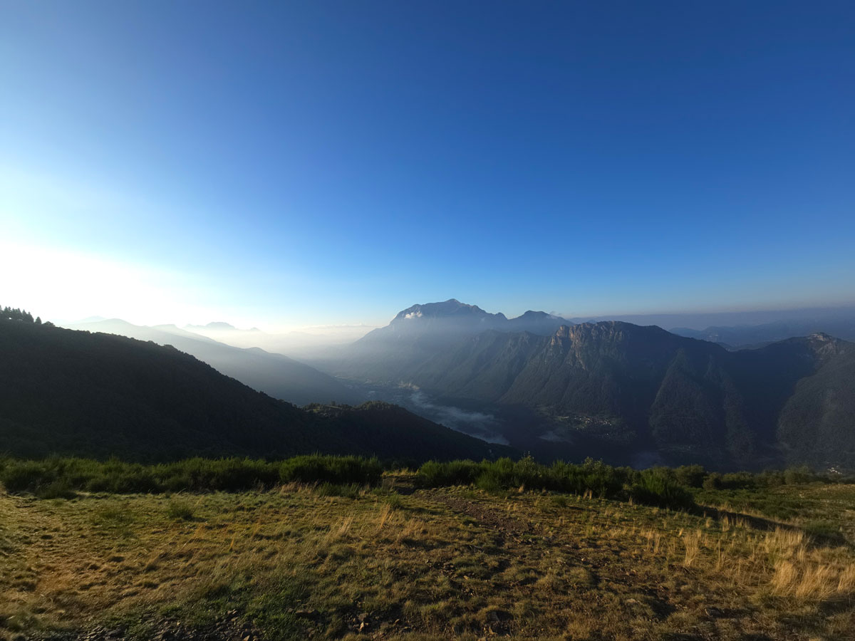 Alpe Giumello: Guida completa per una gita o weekend in montagna unico 10 Punto panoramico montagna