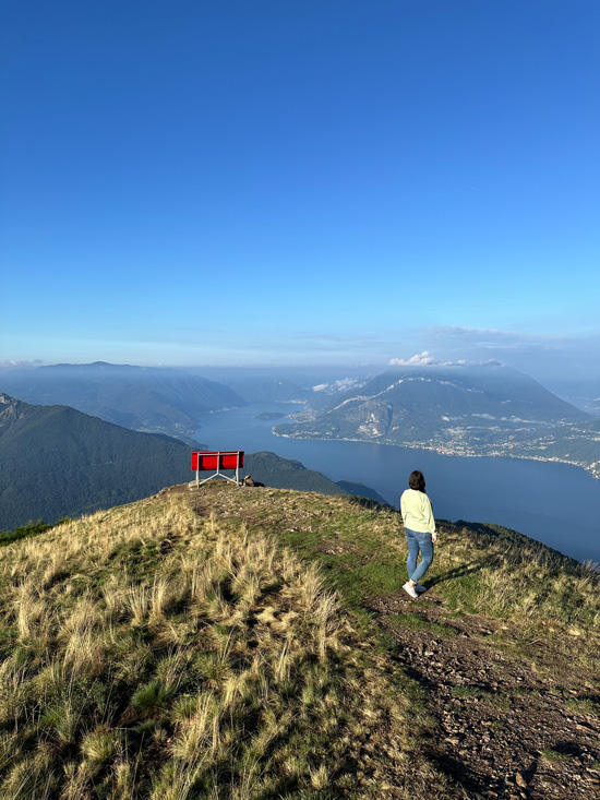 Alpe Giumello: Guida completa per una gita o weekend in montagna unico 15 Panchina Alpe Chiaro