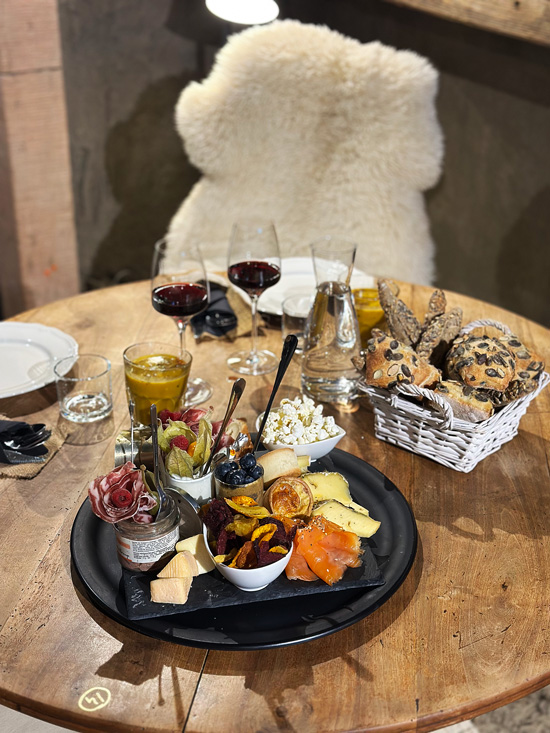 Cosa vedere in Alsazia a Natale: itinerario alternativo tra mercatini di Natale, vino e alloggi insoliti 87 Pranzare in un azienda vinicola in Alsazia