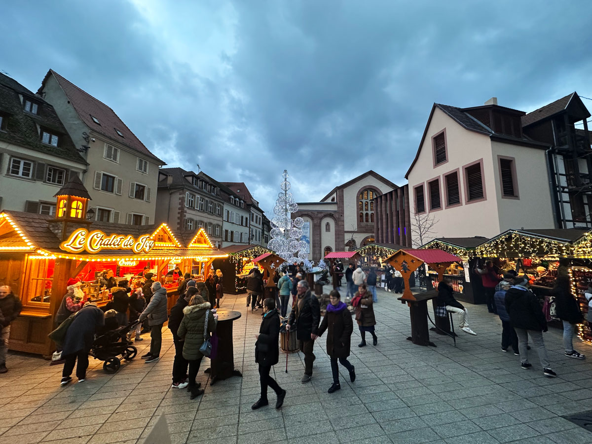 Cosa vedere in Alsazia a Natale: itinerario alternativo tra mercatini di Natale, vino e alloggi insoliti 66 Atmosfera di Natale Autentica