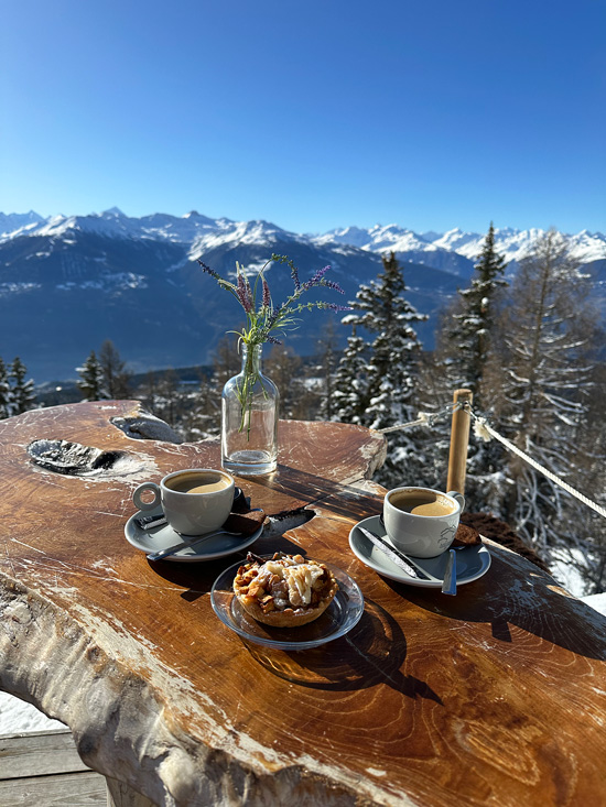 Cosa fare a Crans-Montana: guida completa alla cittadina nel cuore delle Alpi Svizzere 7 Rifugio in montagna Crans-Montana Svizzera