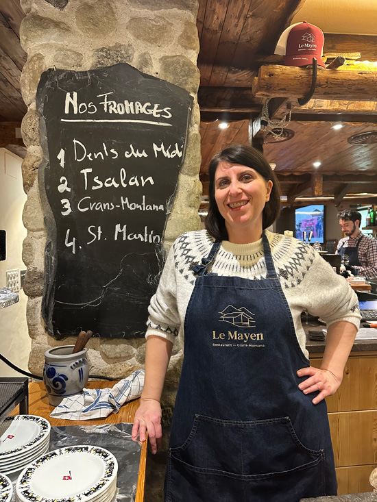 Cosa fare a Crans-Montana: guida completa alla cittadina nel cuore delle Alpi Svizzere 40 Dove mangiare la raclette a Crans-Montana