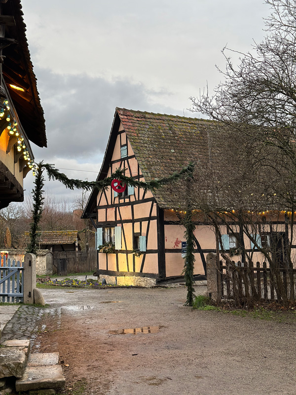 Ecomuseo d’Alsazia: il museo a cielo aperto più grande di Francia è un villaggio fiabesco bellissimo 17 Ecomuseo d’Alsazia paese