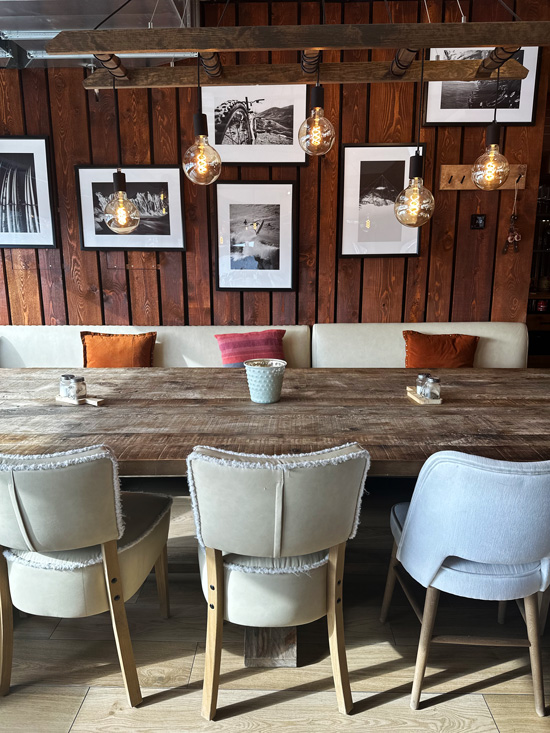 Cosa fare a Crans-Montana: guida completa alla cittadina nel cuore delle Alpi Svizzere 52 Hotel con ristorante Crans-Montana