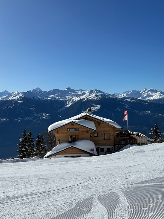 Cosa fare a Crans-Montana: guida completa alla cittadina nel cuore delle Alpi Svizzere 50 Rifugi in montagna Crans-Montana