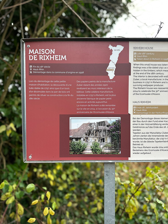 Ecomuseo d’Alsazia: il museo a cielo aperto più grande di Francia è un villaggio fiabesco bellissimo 13 Cartelli con foto case prima della ristrutturazione