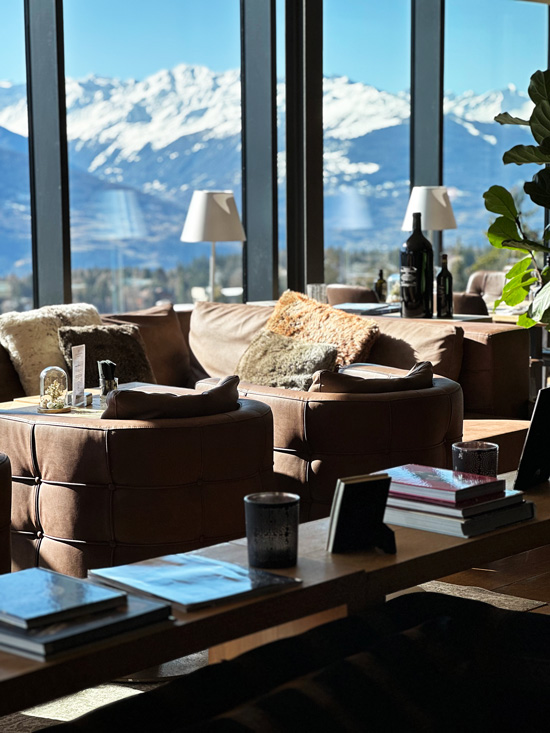 Cosa fare a Crans-Montana: guida completa alla cittadina nel cuore delle Alpi Svizzere 11 Hotel Crans Montana