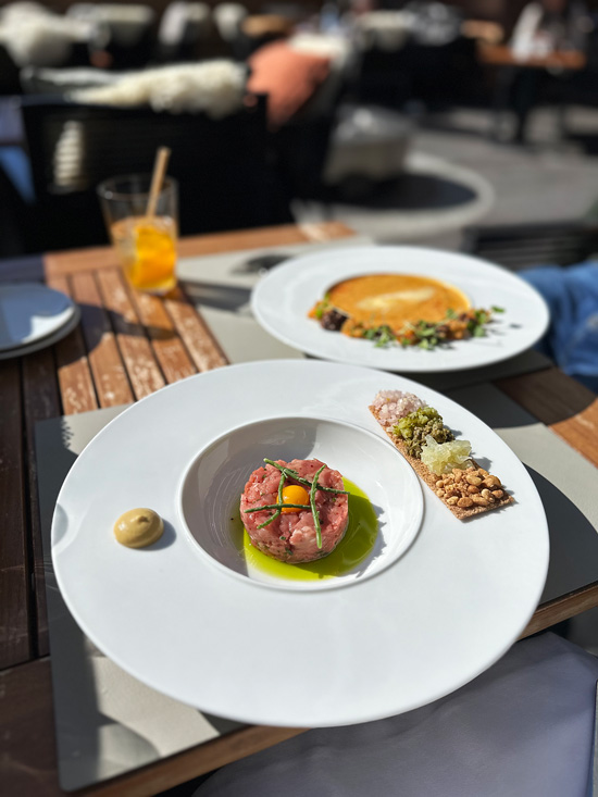 Cosa fare a Crans-Montana: guida completa alla cittadina nel cuore delle Alpi Svizzere 19 Hotel con ristorante Crans-Montana Svizzera