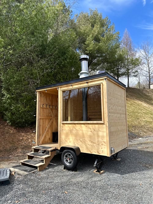 Dormire al Parc National de la Mauricie: Nature Nature alloggio Insolito ed Ecosostenibile in Québec 17 Sauna mobile