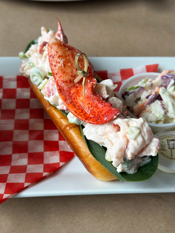 Viaggio in Nova Scotia Canada: guida completa per organizzare l'itinerario di viaggio 25 Lobter roll Nova Scotia