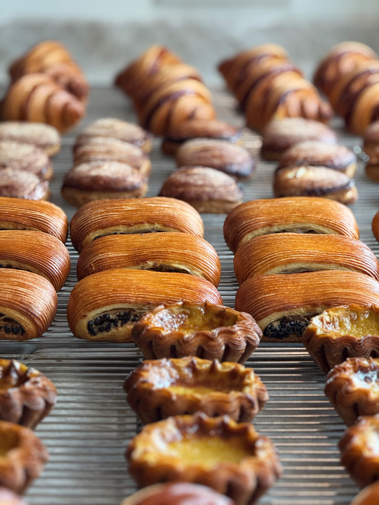 Cosa vedere a Saint Tropez: glamour, spiagge, tappe gourmet e dintorni sorprendenti 13 Colazione a Saint Tropez