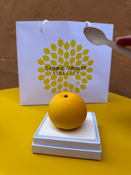 Cosa vedere a Saint Tropez: glamour, spiagge, tappe gourmet e dintorni sorprendenti 17 I dolci a forma di frutta Cedric Grolet