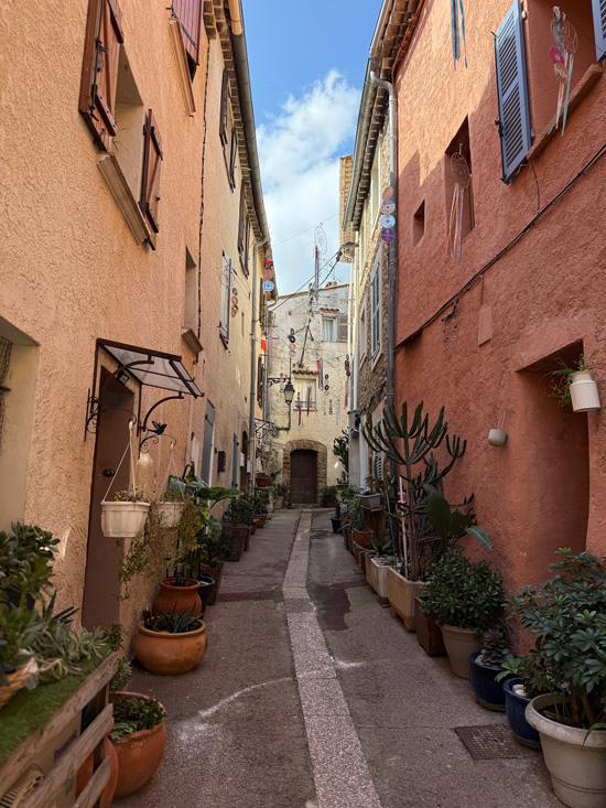 Cosa vedere a Saint Tropez: glamour, spiagge, tappe gourmet e dintorni sorprendenti 40 Roquebrune-Sur-Argens