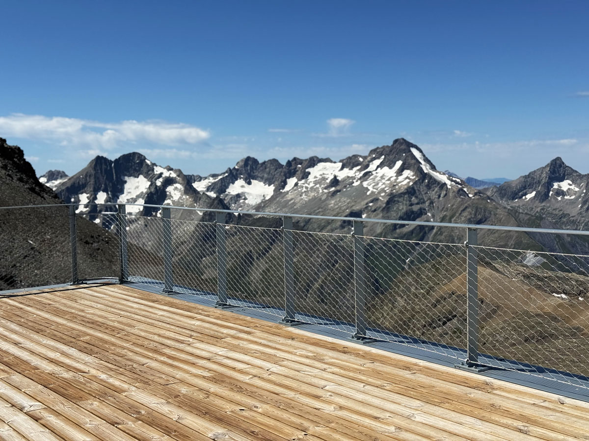 Vacanze in montagna: 15 motivi per scegliere Les Deux Alpes in estate 26 Terrazza panoramica ghiacciaio