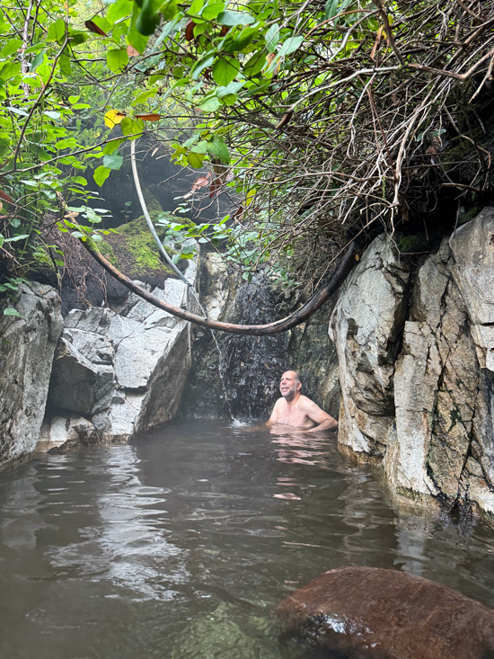 Dove dormire a Bella Coola, Canada: esperienza esclusiva al Firvale Wilderness Camp 34 Escursione hot spring bella coola canada
