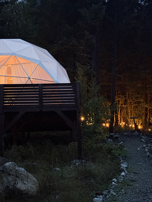 Dove dormire a Bella Coola, Canada: esperienza esclusiva al Firvale Wilderness Camp 2 Glamping Canada